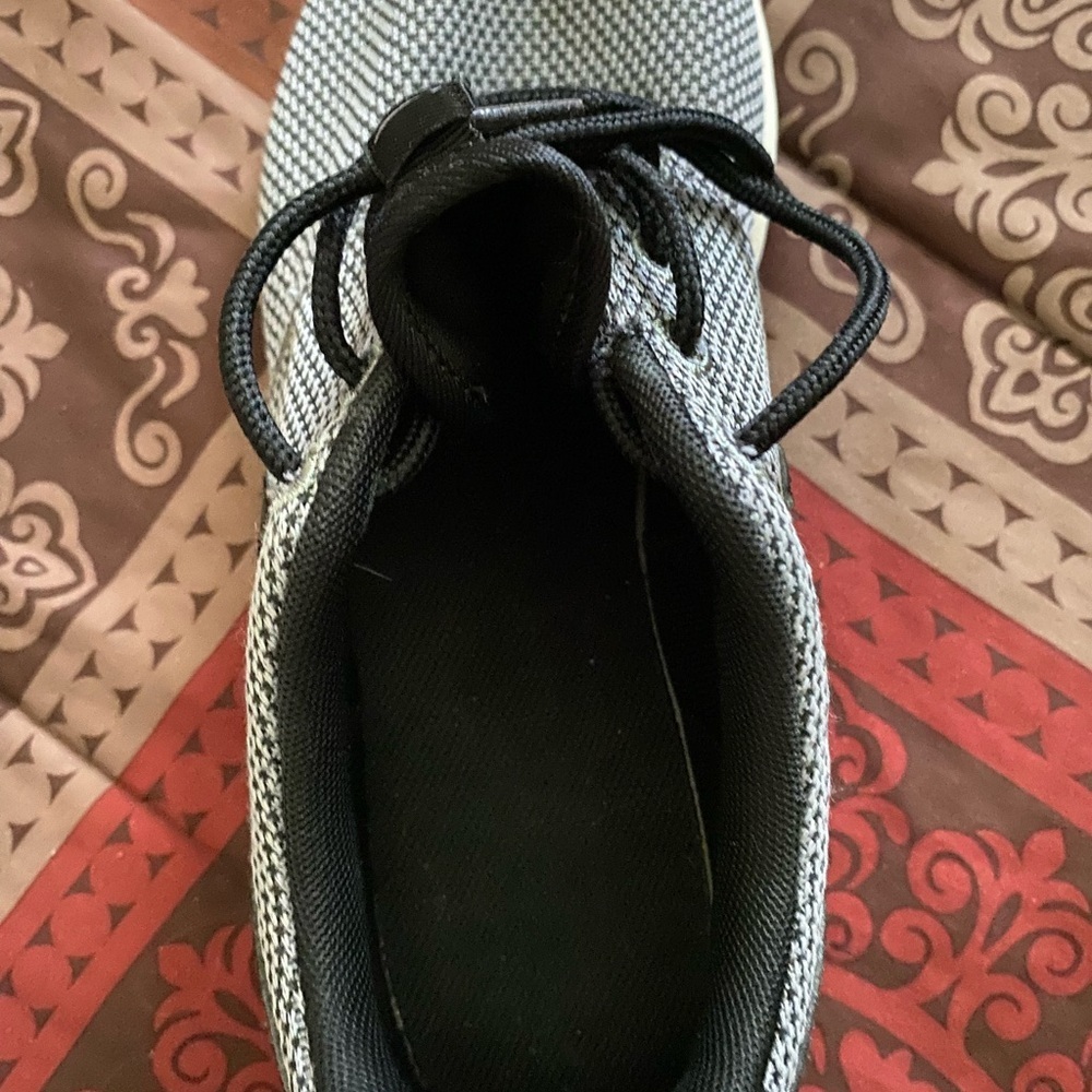 Nike Black and Gray Athletic Shoes
Size 7Y  or 8.5 in women’s. In great shape! - Picture 6 of 6